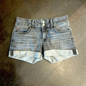 Cute Hudson shorts in off black